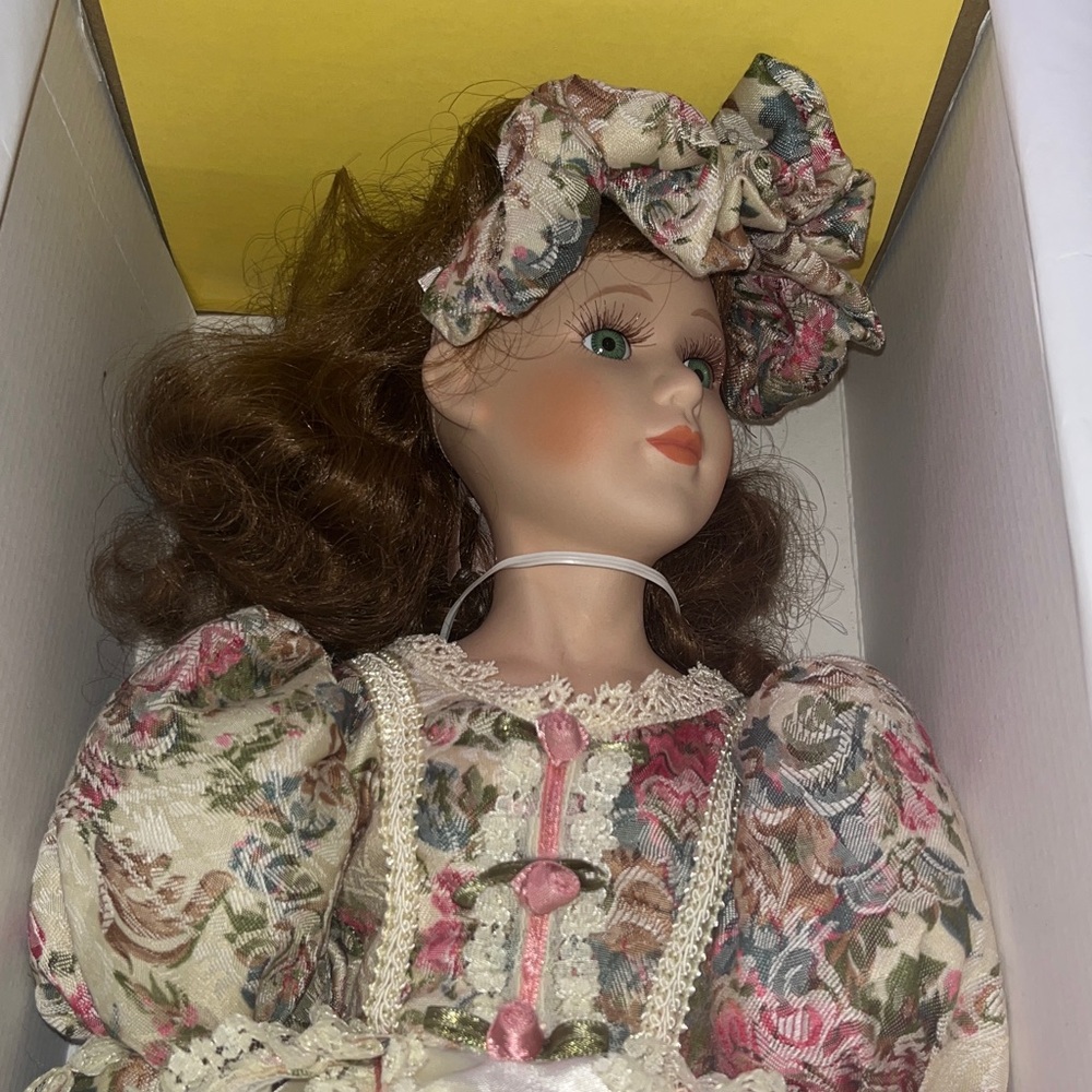 Samantha Collection Porcelain Doll a Beautiful doll - Picture 3 of 11